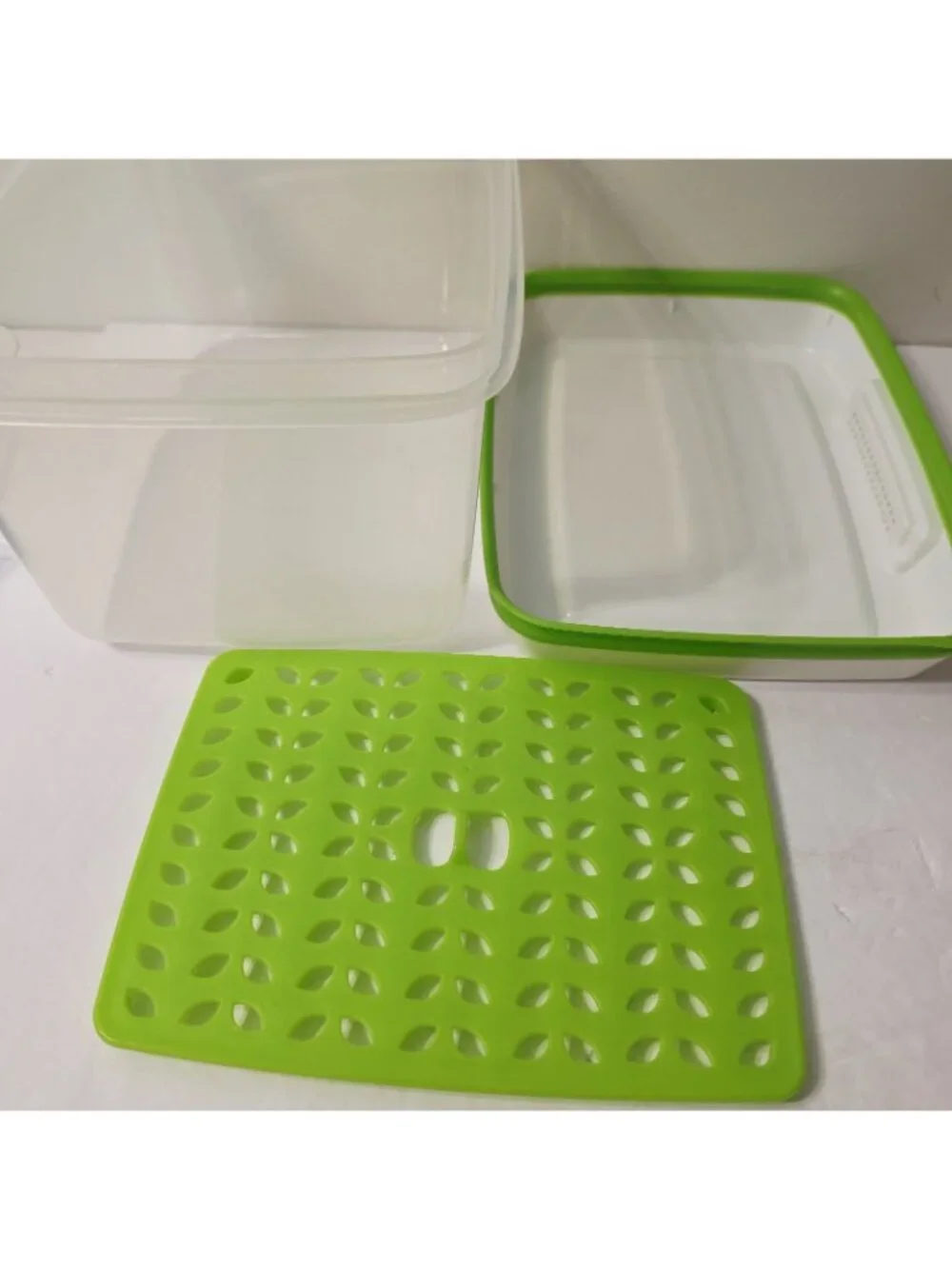 Rubbermaid FreshVent Produce Saver Fresh With Insert Vent Large 17.3 Cups 4.1 L